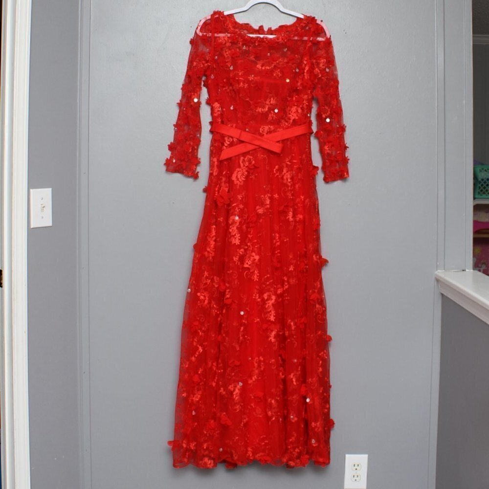 Boutique bridal dress red floral sparkly textured dress